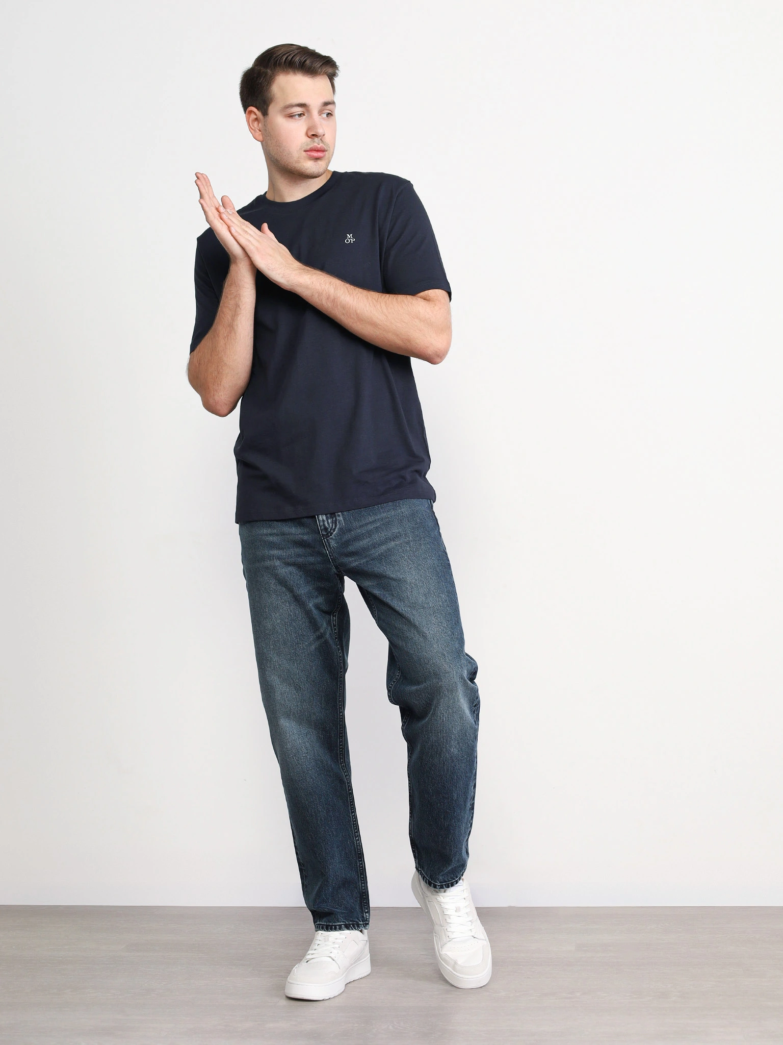 Футболка темно-синего цвета из хлопка